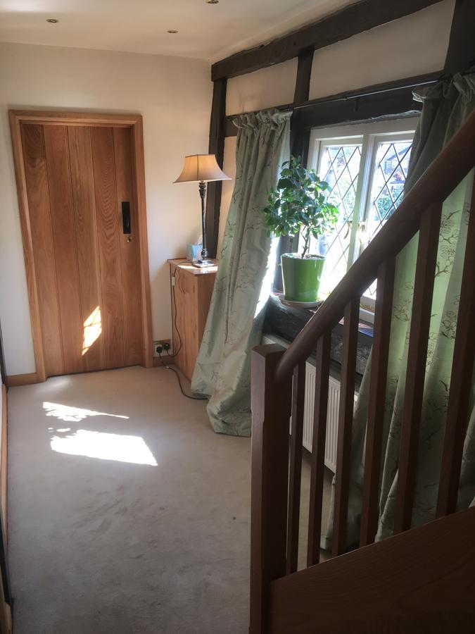 Heathrow Cottages Staines-upon-Thames Bagian luar foto
